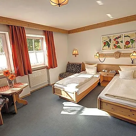 Huber Hotel 2*